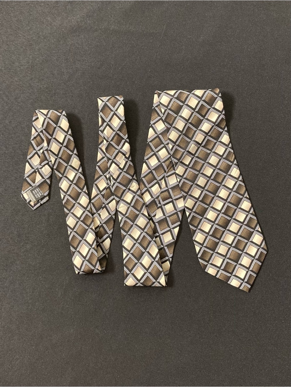 ⭐️ Croft and Barrow Neutral Colors Art Deco Diamond Pattern 100% Silk Necktie